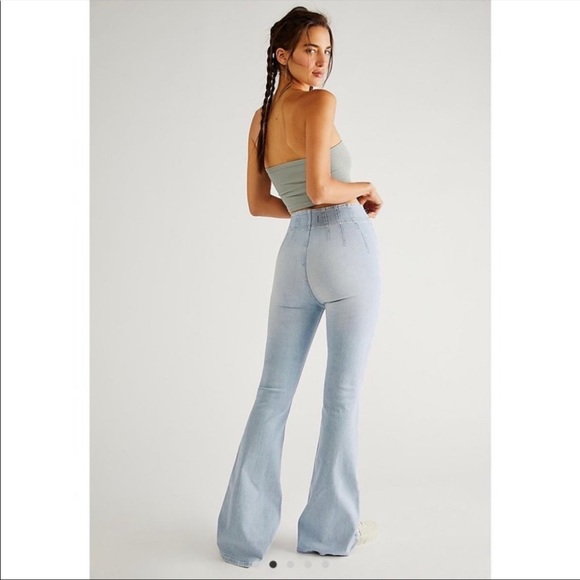 Free People Jayde Flare Jeans Light Blue Sea Wash - Picture 4 of 12